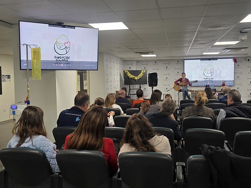 Quirónsalud Málaga y Fundación Olivares celebran un concierto navideño para pacientes hospitalizados